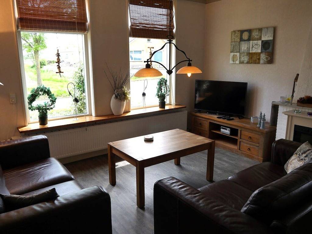 Ferienhaus in wierum mit Schwimmbecken in Dongeradeel, Niederländische Nordsee