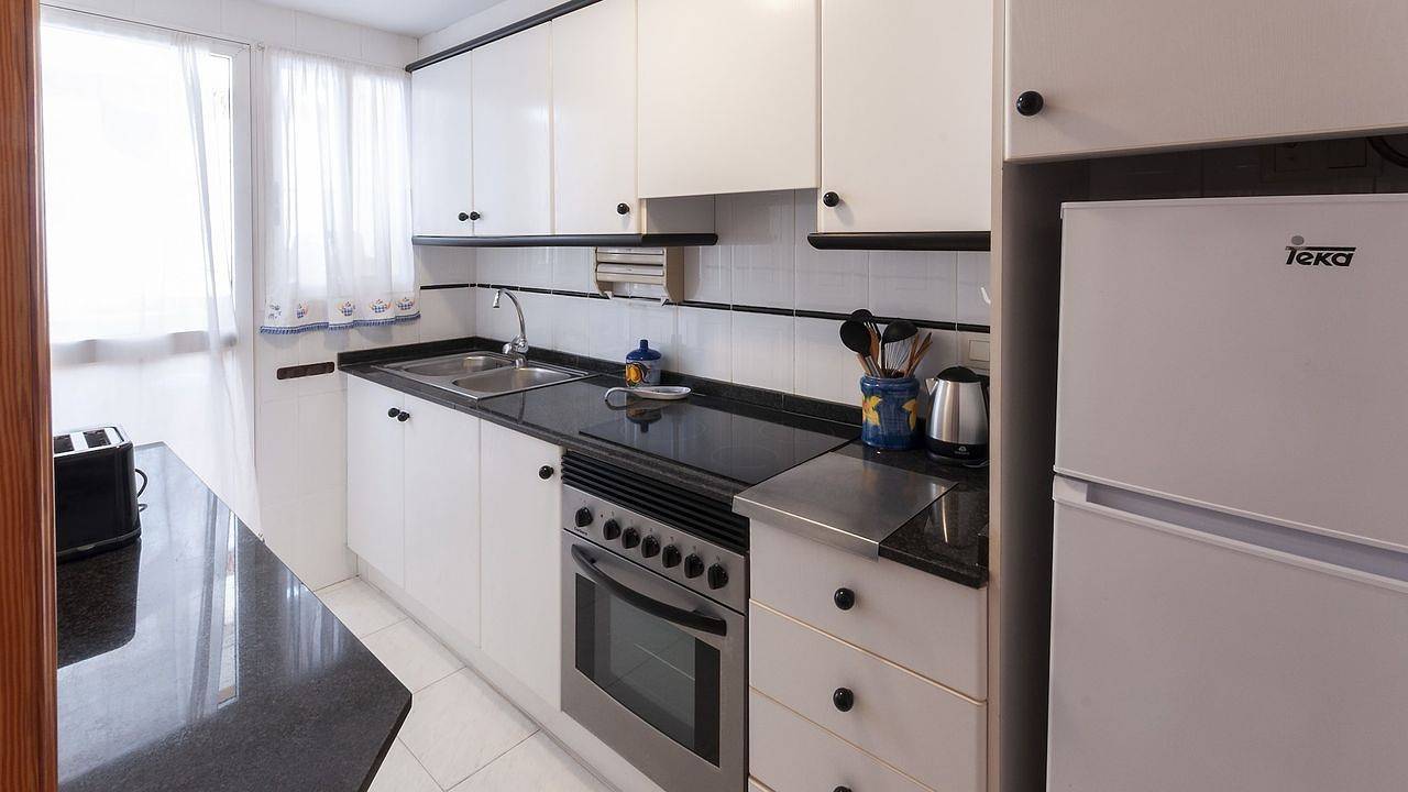 Apartamento vacacional entero, Apartamento de vacaciones para 5 personas con piscina in Daimuz, Costa de Valencia