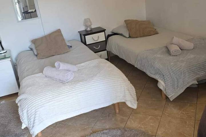 Location de vacances pour 2 personnes, avec piscine et balcon à La Ferté-Gaucher - 2