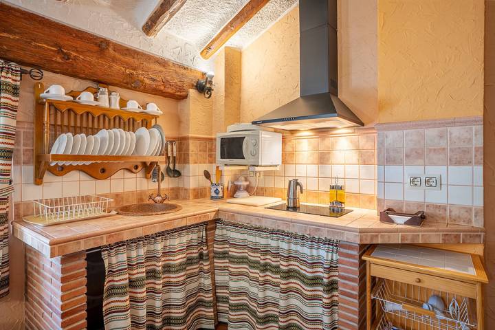 Ganze Wohnung, Ferienwohnung 'Romero' für 4 · zwei Bäder und Talblick von oben · Sierra de Cazorla in Hinojares, Sierras de Cazorla Segura Naturpark