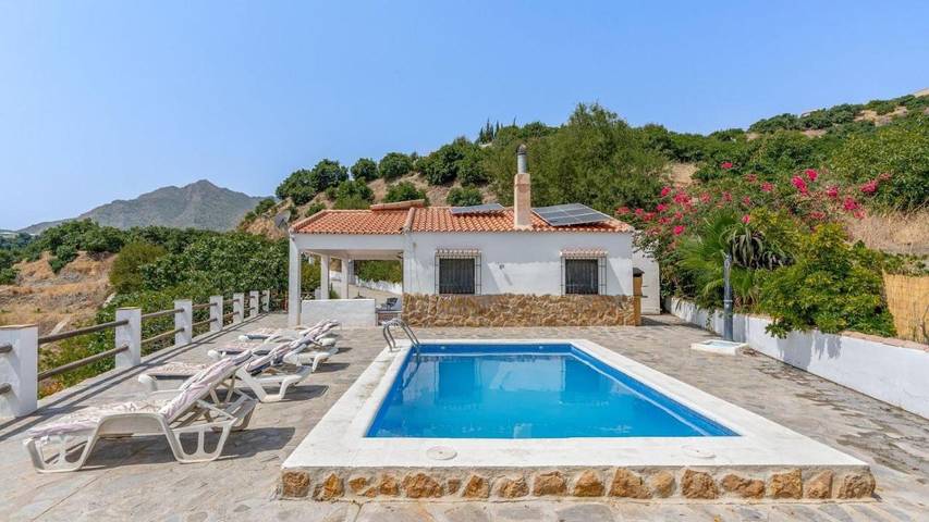 Casa rural para 5 personas, con terraza y piscina en Los Guájares
