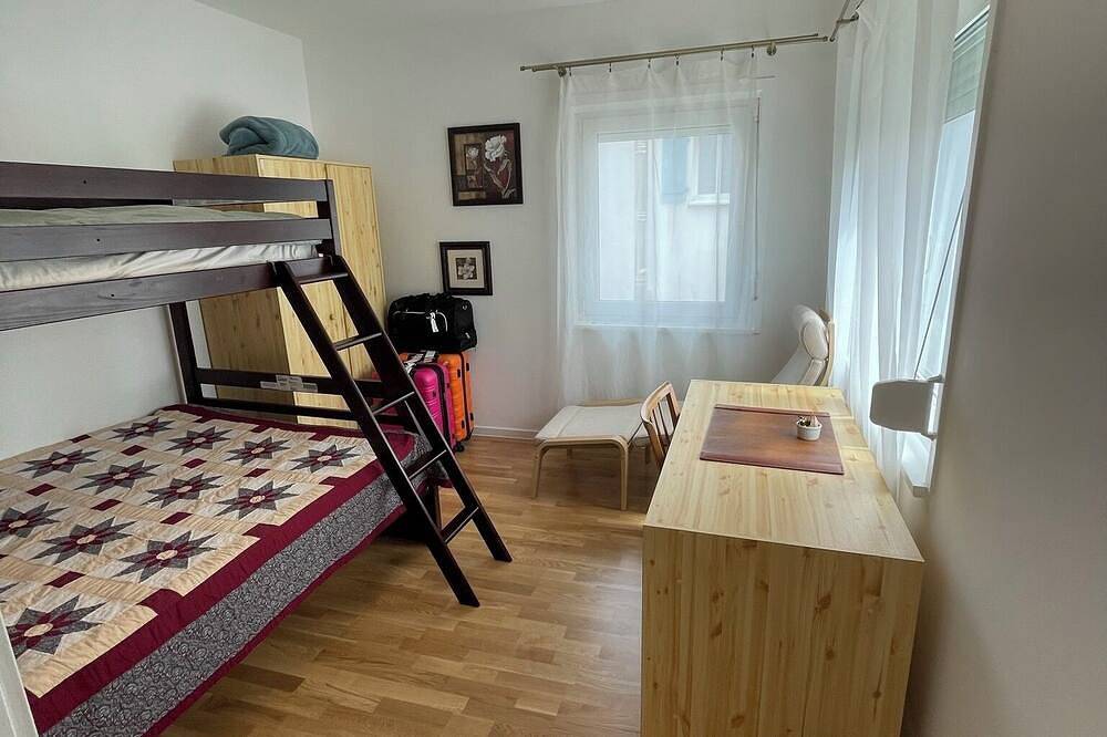 Ganze Wohnung, Comfortable 2-bedroom apartment with Wifi in Lovely Plieningen! in Stuttgart, Stuttgart Region