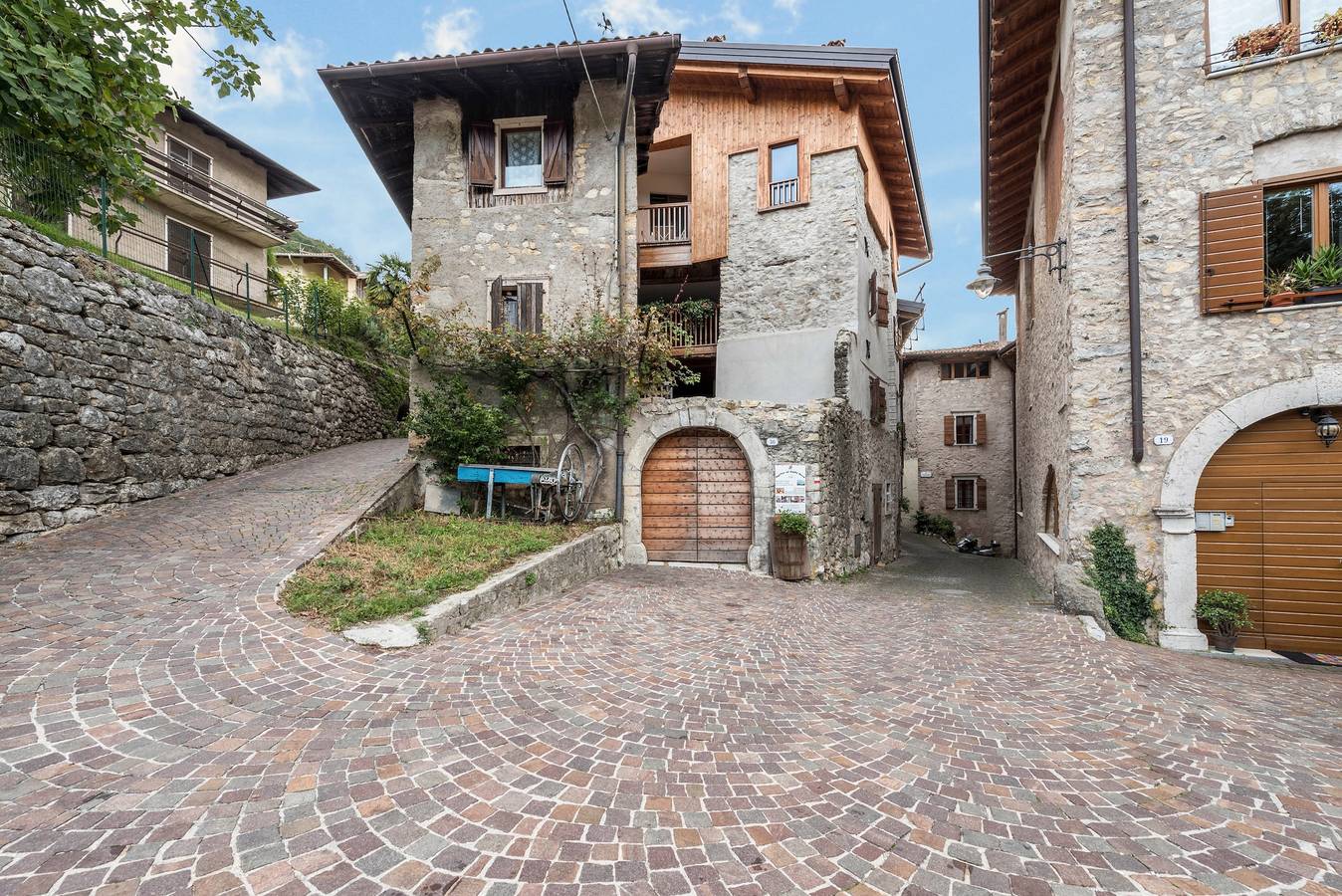 Ganze Wohnung, Ferienwohnung "Agriturismo Al Gallo Nero La Torre" am Gardasee mit Garten in Tenno, Gardasee-Berge