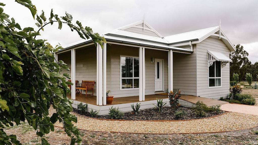 Holiday Home for 14 People in Halls Gap, Shire of Northern Grampians