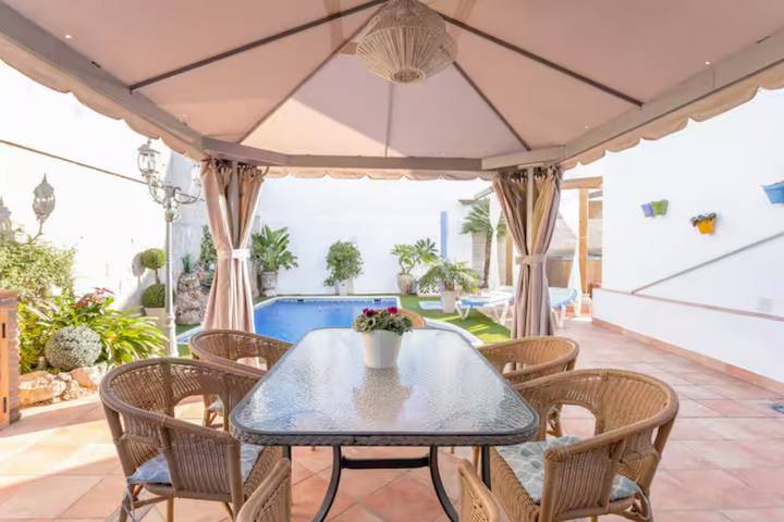 Chalet para 6 personas, con jacuzzi además de jardín y balcón en Axarquía - 4