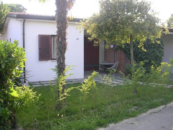 Bungalow für 4 Personen, mit Terrasse und Garten in Bibione - 2