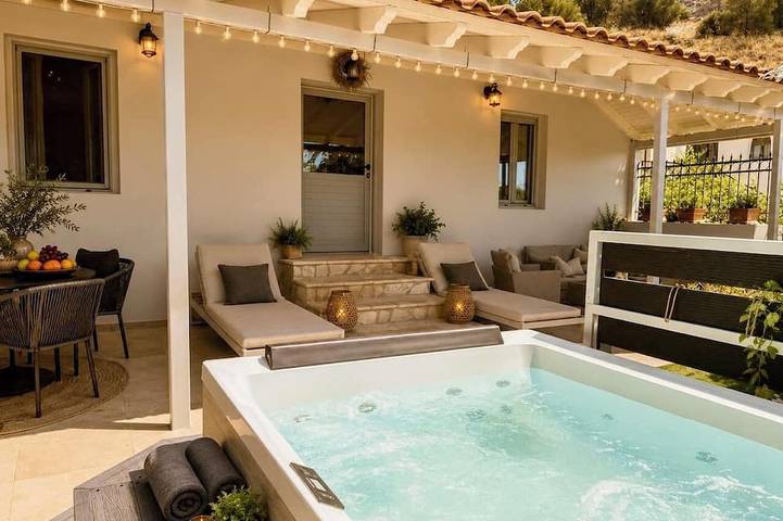Location de vacances pour 4 personnes, avec Balcon et Jacuzzi à Nauplie