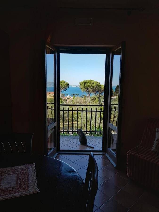 Vakantiehuis voor 3 personen, with Balkon and Terras as well as Tuin and Uitzicht op het meer in Bolsena