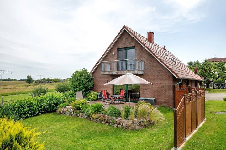 Ferienhaus für 6 Personen, mit Balkon und Garten sowie Seeblick am Schweriner See