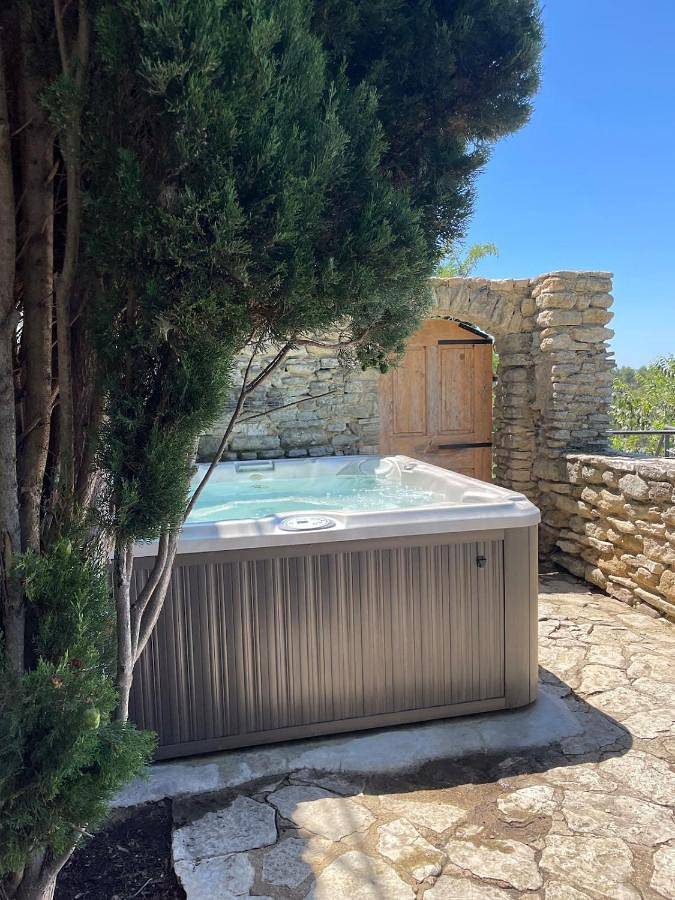 Location de vacances pour 6 personnes, avec Balcon ainsi que Jacuzzi et Terrasse à Saumane-de-Vaucluse - 2