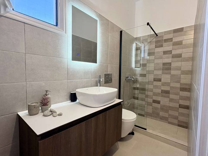 Gîte pour 3 personnes, avec jardin dans Píso Livádi - 3