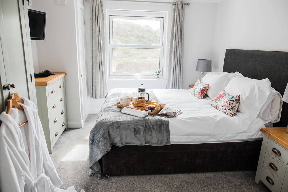Entire apartment, Number Seven - luxury ensuite apt - Watergate Bay in Watergate Bay, Newquay