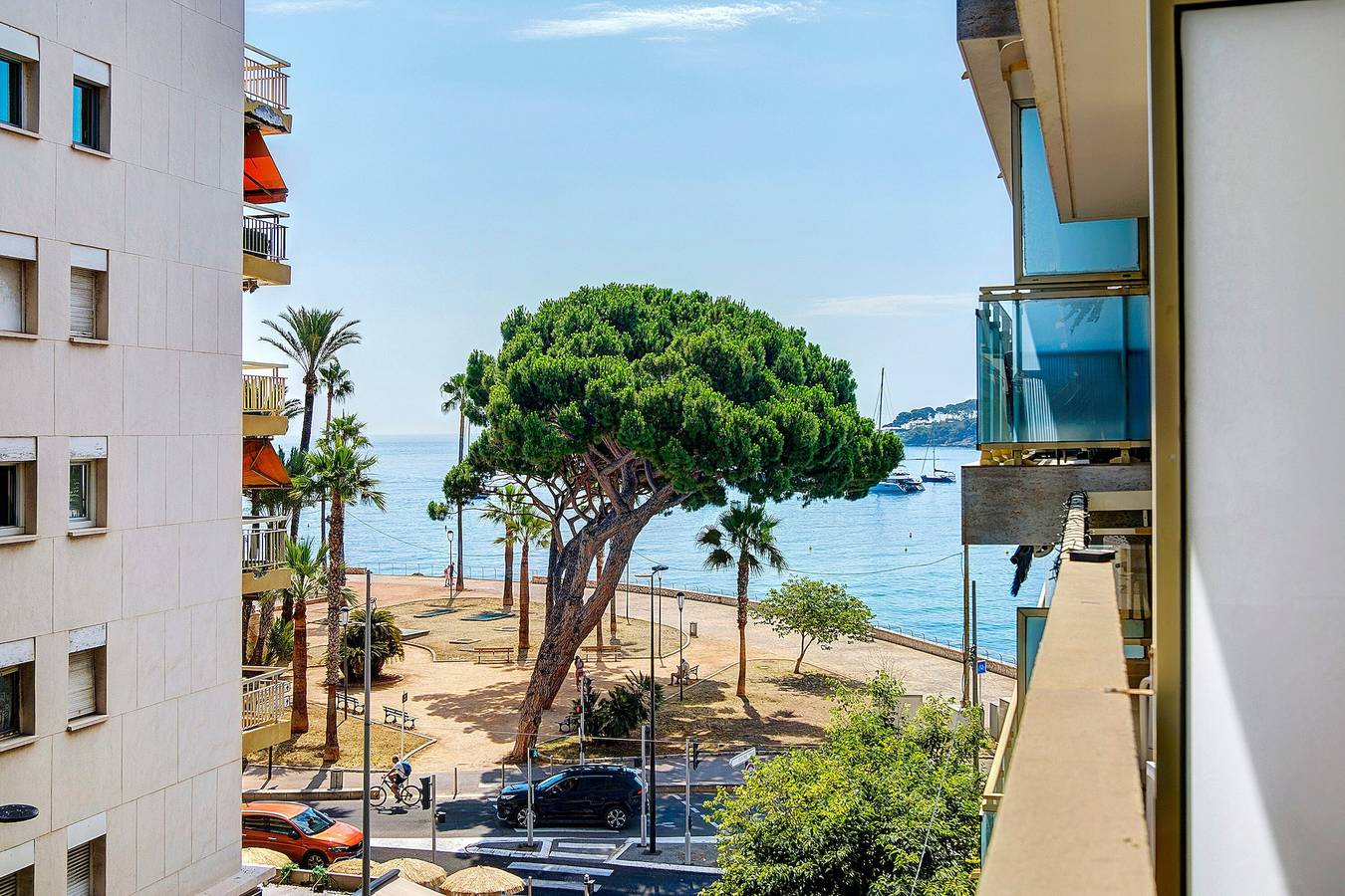 Studio entier, Centre Antibes studio front de Mer in Antibes, Côte méditerranéenne (France)
