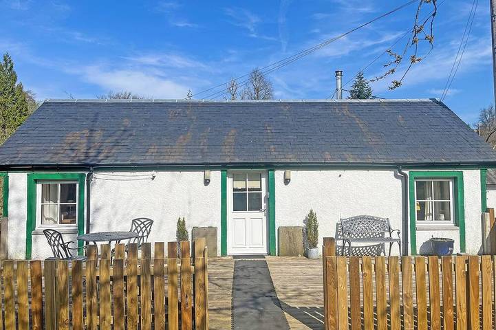 Glamping for 2 people, with garden, with pets in Stirling region