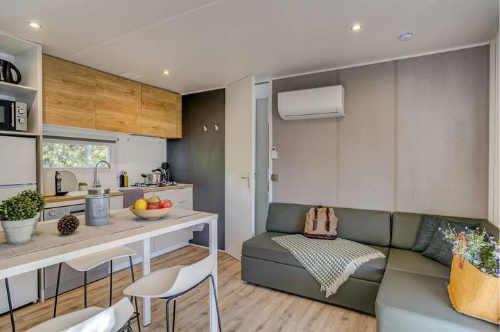 Camping für 4 Personen, mit Terrasse und Pool sowie Garten, kinderfreundlich in Soulac-sur-Mer - 3