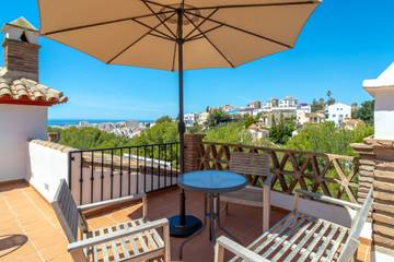 Villa for 6 People in Playa de Burriana, Nerja, Photo 1