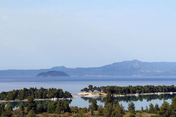 Ferienhaus für 8 Personen, mit Garten und Balkon in Chalkidiki