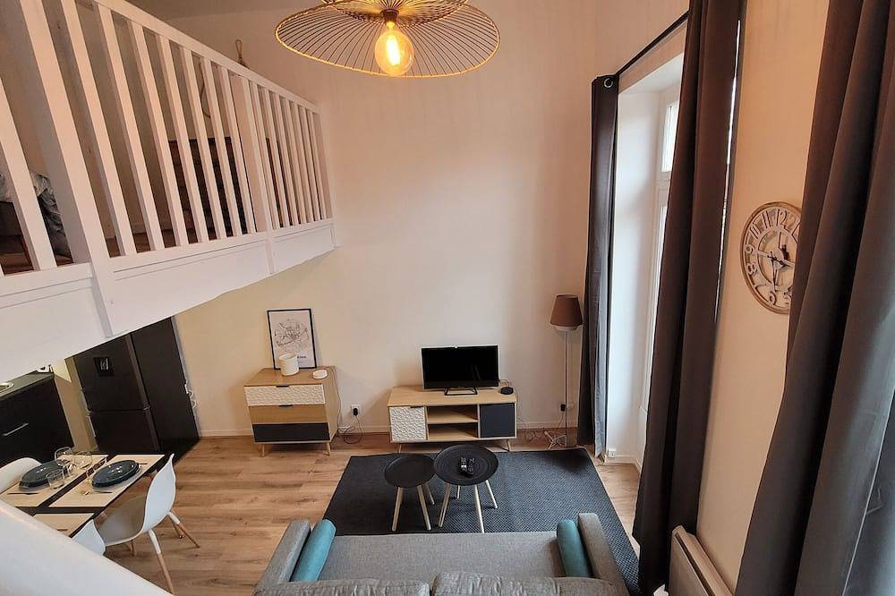 Appartement entier, T3 : Appart’ entièrement rénové centre ville St Étienne in Saint-Étienne, Loire
