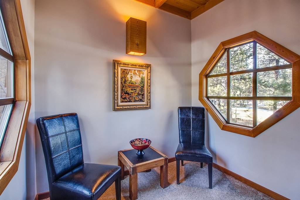 Ganze Wohnung, Classic Cabin Charm, Golfplatz Condo neben dem Dorf! in Sunriver, Deschutes County