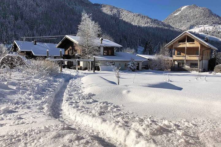 Chalet für 8 Personen, mit Balkon/Terrasse und Pool sowie Terrasse in Sankt Ulrich am Pillersee - 4