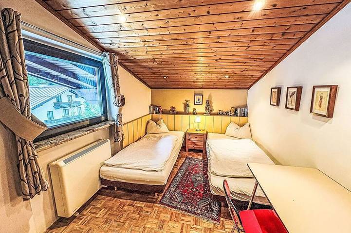 Entire apartment, Cosy apartment for 4 people with Wifi, Tv and balcony in Saalbach, Saalbach-Hinterglemm