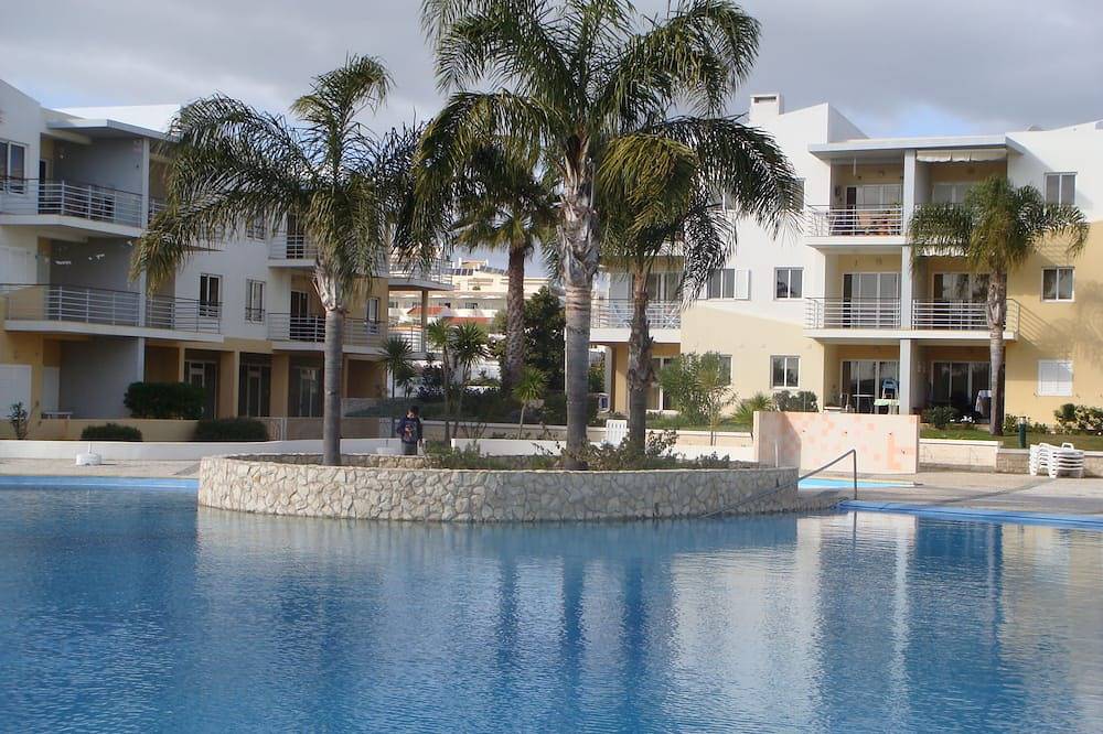 Entire apartment, Al 1957 1-bedr. apartment in gated community with swimming pool. in Alvor, Faro District