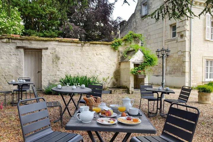 Hôtel pour 2 personnes, avec terrasse et jardin à Beaumont-en-Véron - 4