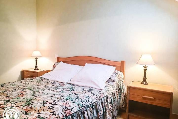 Location de vacances pour 6 personnes, avec jardin à Lavercantière - 2