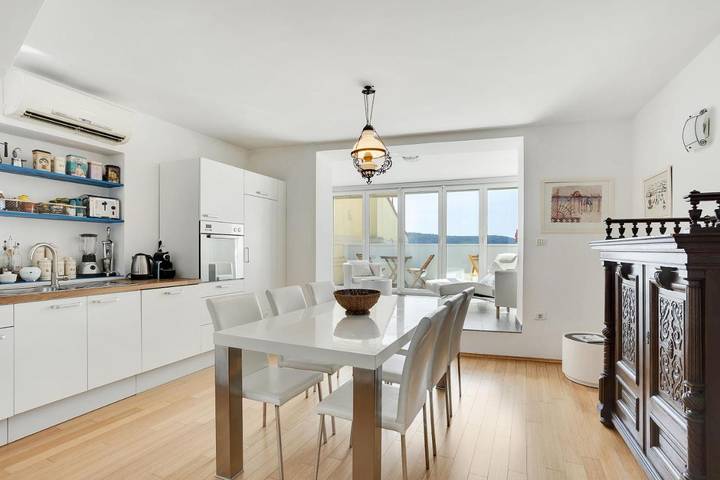 Ferienhaus für 11 Personen, mit Balkon und Ausblick in Izola - 3
