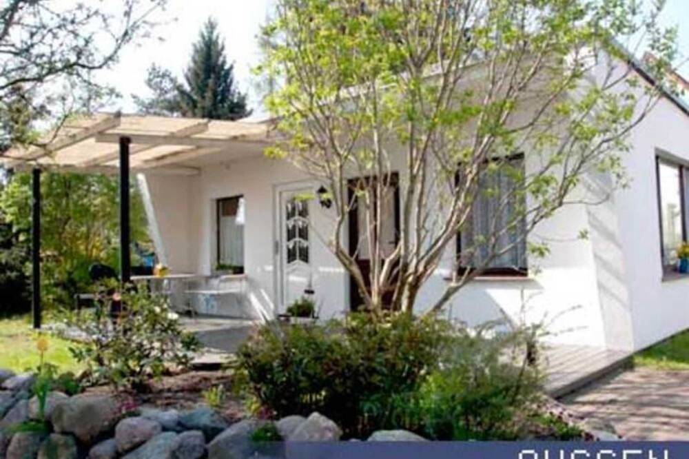 Entire apartment, Bungalow - Holiday Accommodation family Warnke in Greifswald, Western Pomerania