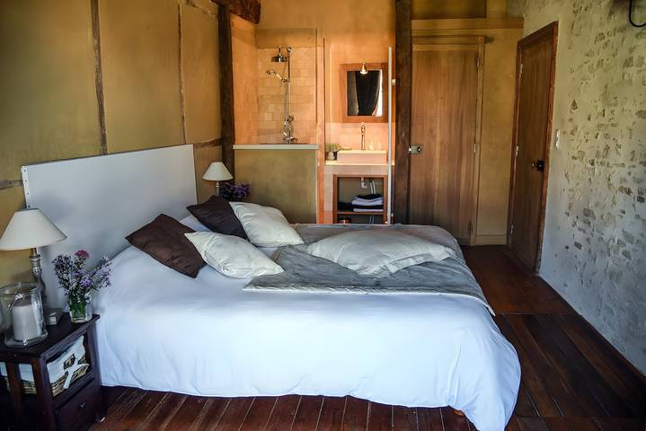Bed and Breakfast 'Chambre De Pierre' mit Gemeinschaftsgarten und Wlan in Oise