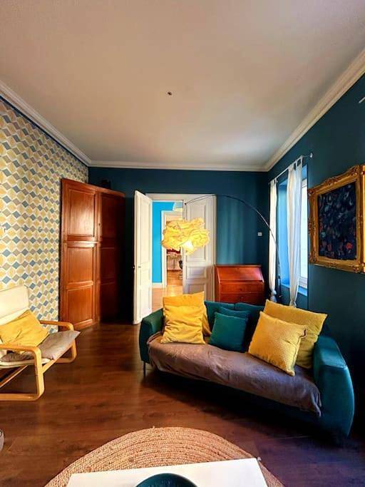 Location de vacances pour 9 personnes, avec terrasse ainsi que jardin et piscine à Névian - 4