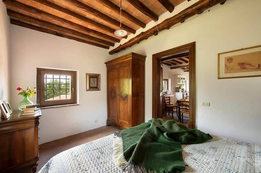 Villa Eclipse in the heart of Bagnaia and the green Cimini Mountains in Viterbo, Provincia de Viterbo
