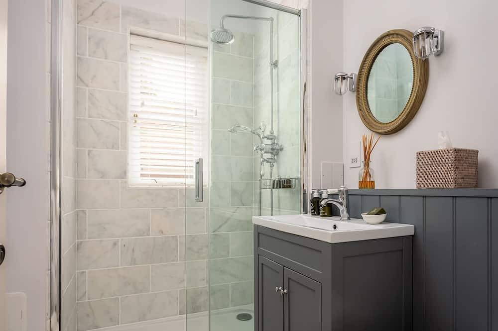 Charming Mews House in Historic Winchester in Winchester, South Downs