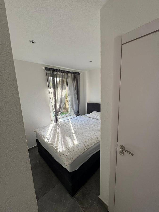 Gîte pour 3 personnes, avec jardin, animaux acceptés dans Couvet - 2