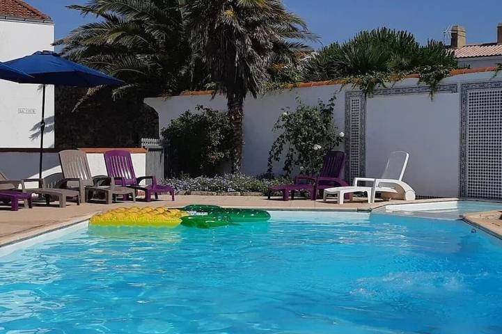 Maison de vacances pour 6 personnes, avec jardin ainsi que terrasse et piscine à Sallertaine