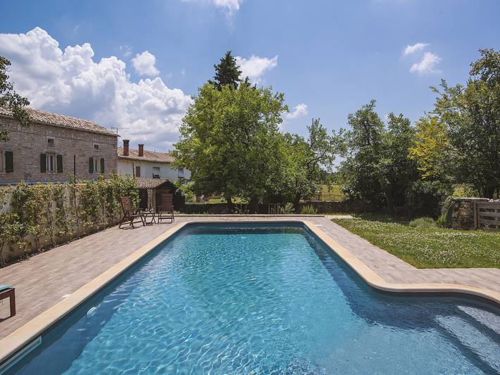 Location de vacances pour 8 personnes, avec jardin et piscine à Svetvinčenat - 2