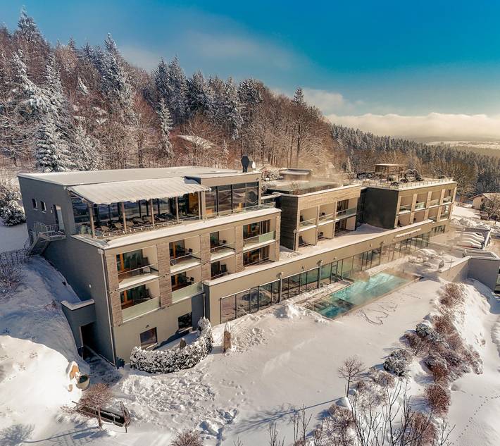 Hotel für 2 Personen, mit Whirlpool und Pool sowie Garten und Sauna in Grainet