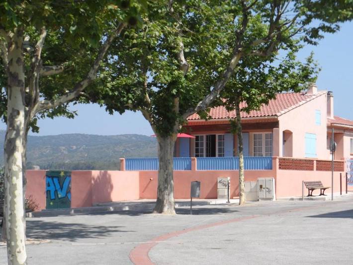 Location de vacances pour 2 personnes, avec balcon et vue à Pourrières - 4