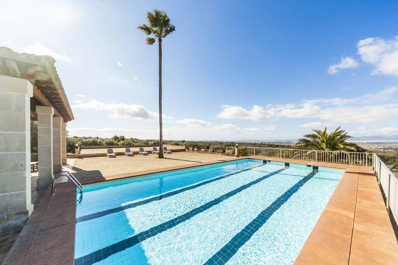 Villa for 16 personer med terrasse in Palma de Mallorca, Vest Mallorca