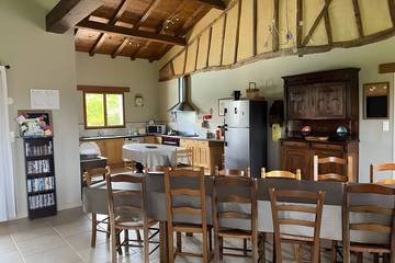 Location de vacances pour 8 personnes, avec terrasse et jardin à Bourrouillan