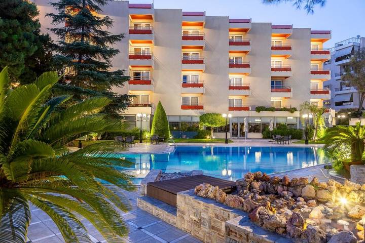 Hôtel pour 4 personnes, avec jardin ainsi que vue et piscine, adapté aux familles