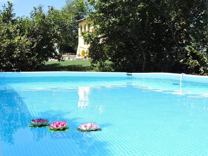 Casa vacanza per 4 persone, con giardino e piscina nonché panorama, con animali domestici in Ronciglione