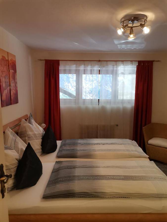 Ferienwohnung für 5 Personen, mit Ausblick und Terrasse in Heiligenblut - 2