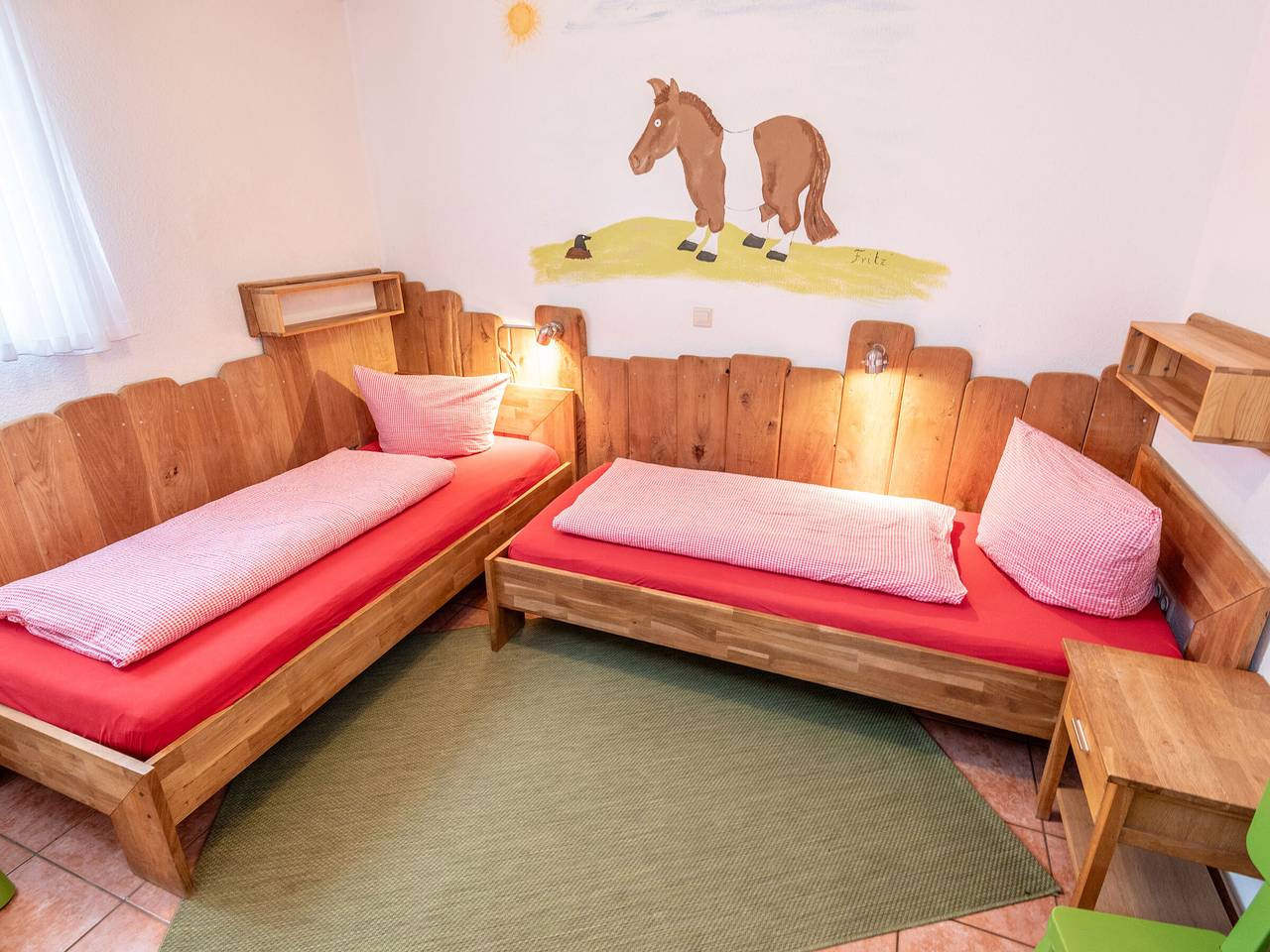 Ganze Wohnung, Ferienwohnung 'Kornspeicher' mit Bergblick, Gemeinschaftsterrasse und Wi-Fi in Attendorn, Biggesee