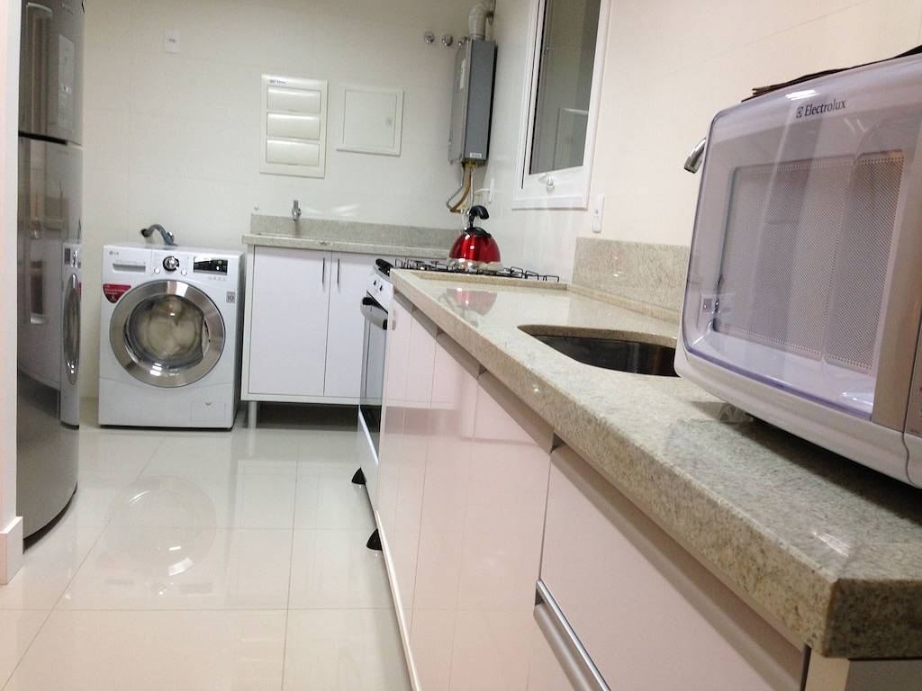 Ganze Wohnung, Mezzon Residence 03 - klimatisiert, 3 Suiten, Hydro, Grill, 340m Strand in Balneário Camboriú, Litoral Catarinense