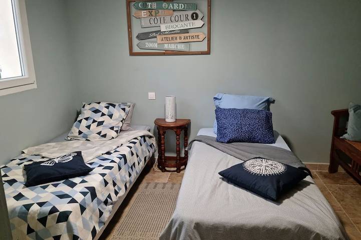 Location de vacances pour 4 personnes, avec jacuzzi ainsi que piscine et jardin à Argilliers - 3