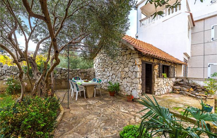 Gîte pour 4 personnes, avec terrasse à Tribunj - 4