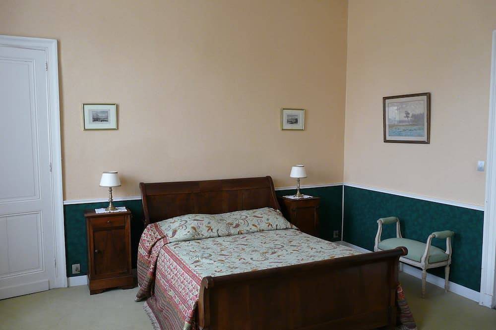 Charming residence with large park for 10 people in Cestas near Bordeaux in Cestas, Région de Bordeaux
