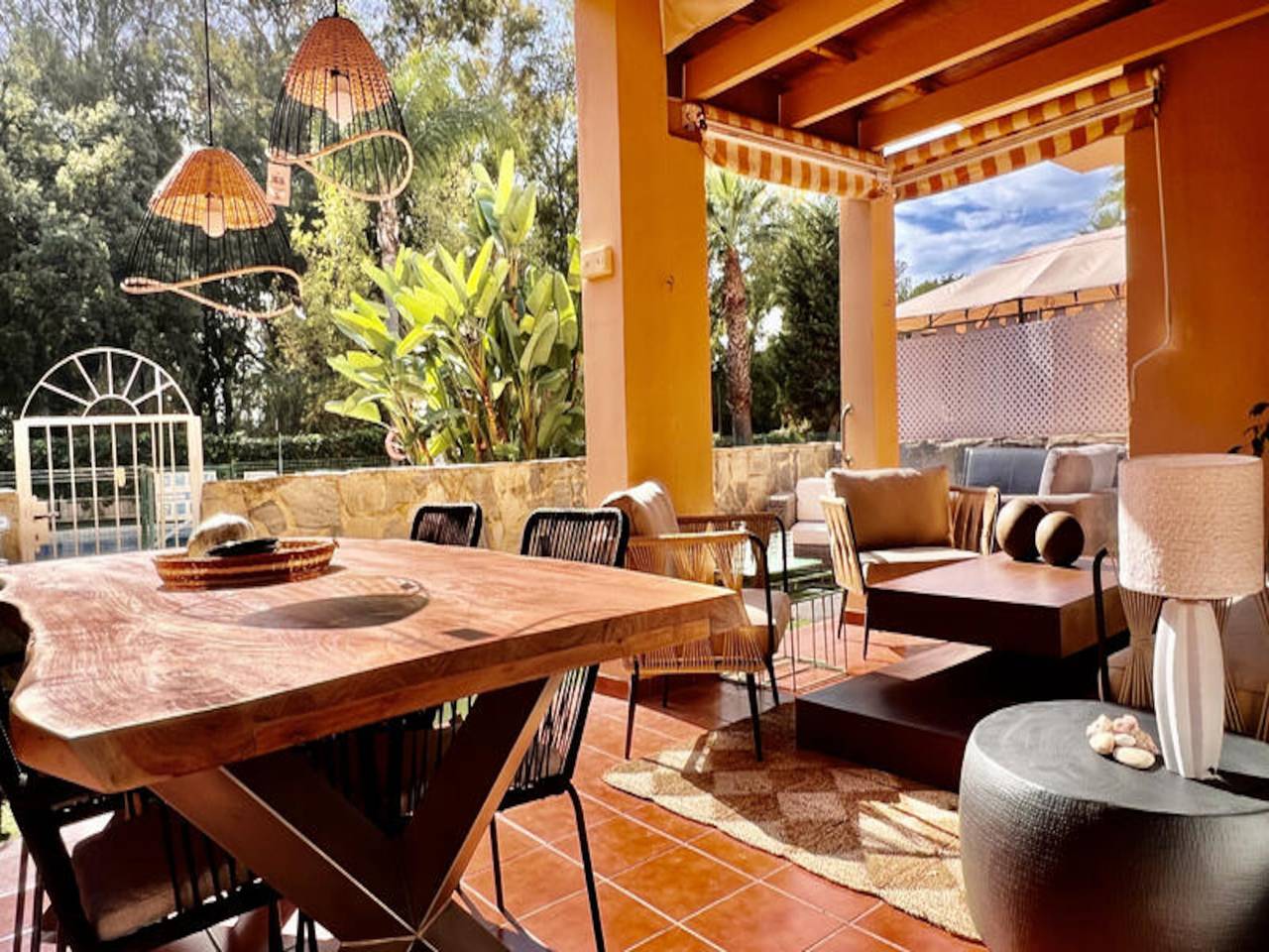 Geheel appartement, Appartement in Cabopino vlakbij zandstrand in Carib Playa, Marbella